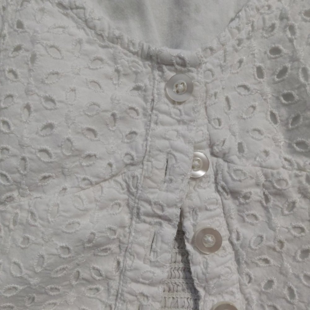 White Pattern Hollister Button up Crop Top Size Small - Picture 4 of 5